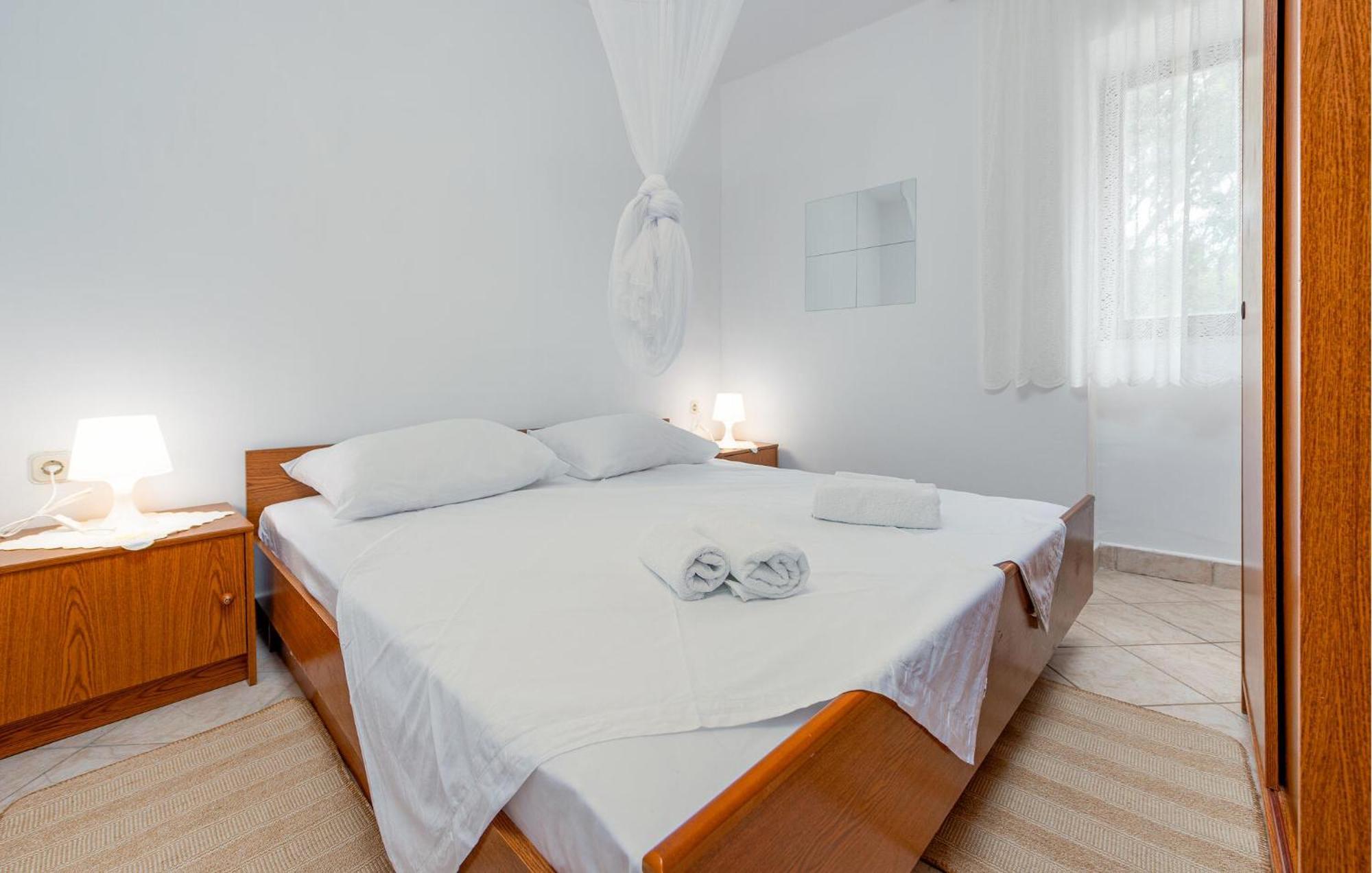 Beautiful Home In Novalja With Wifi Zewnętrze zdjęcie