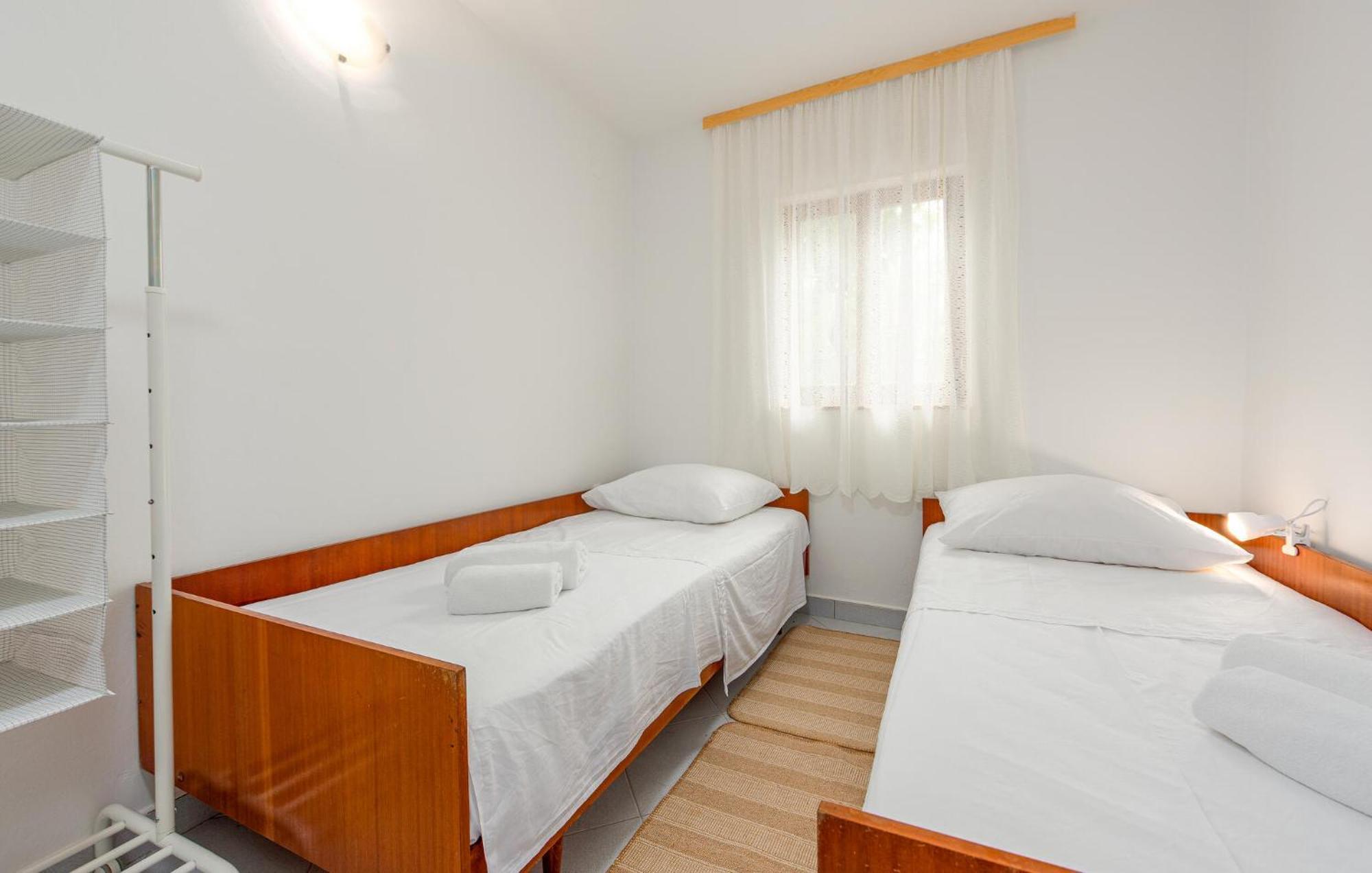 Beautiful Home In Novalja With Wifi Zewnętrze zdjęcie